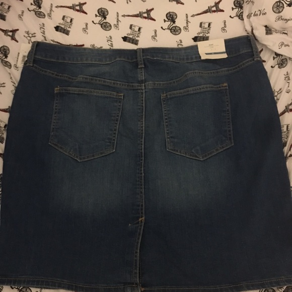 New skirt - Picture 2 of 4